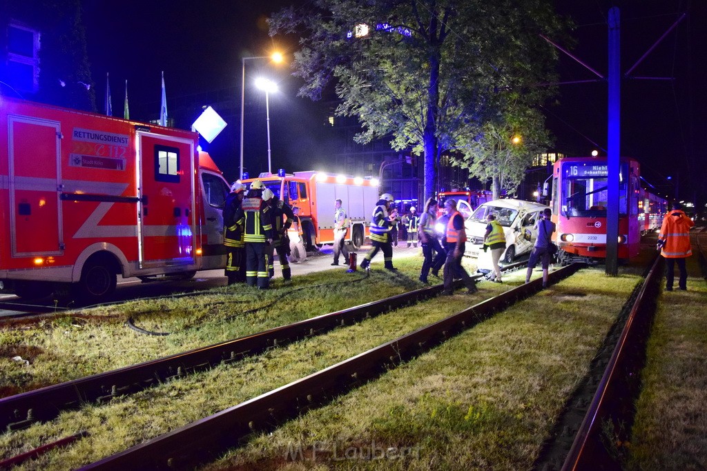 VU PKW Strab Koeln Niehl Amsterdamerstr Friedrich Karlstr P013.JPG - Miklos Laubert